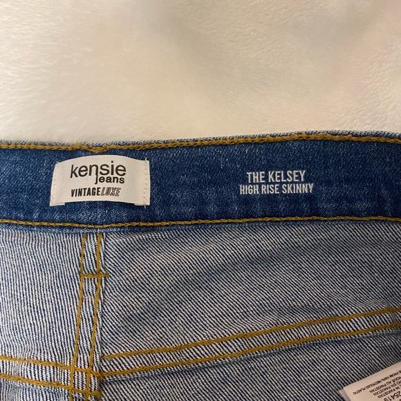 Kenzie Skinny Jeans - Picture 3 of 4